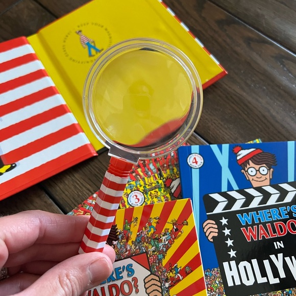 Where’s Waldo Mini-Book Boxed Set - Picture 4 of 5